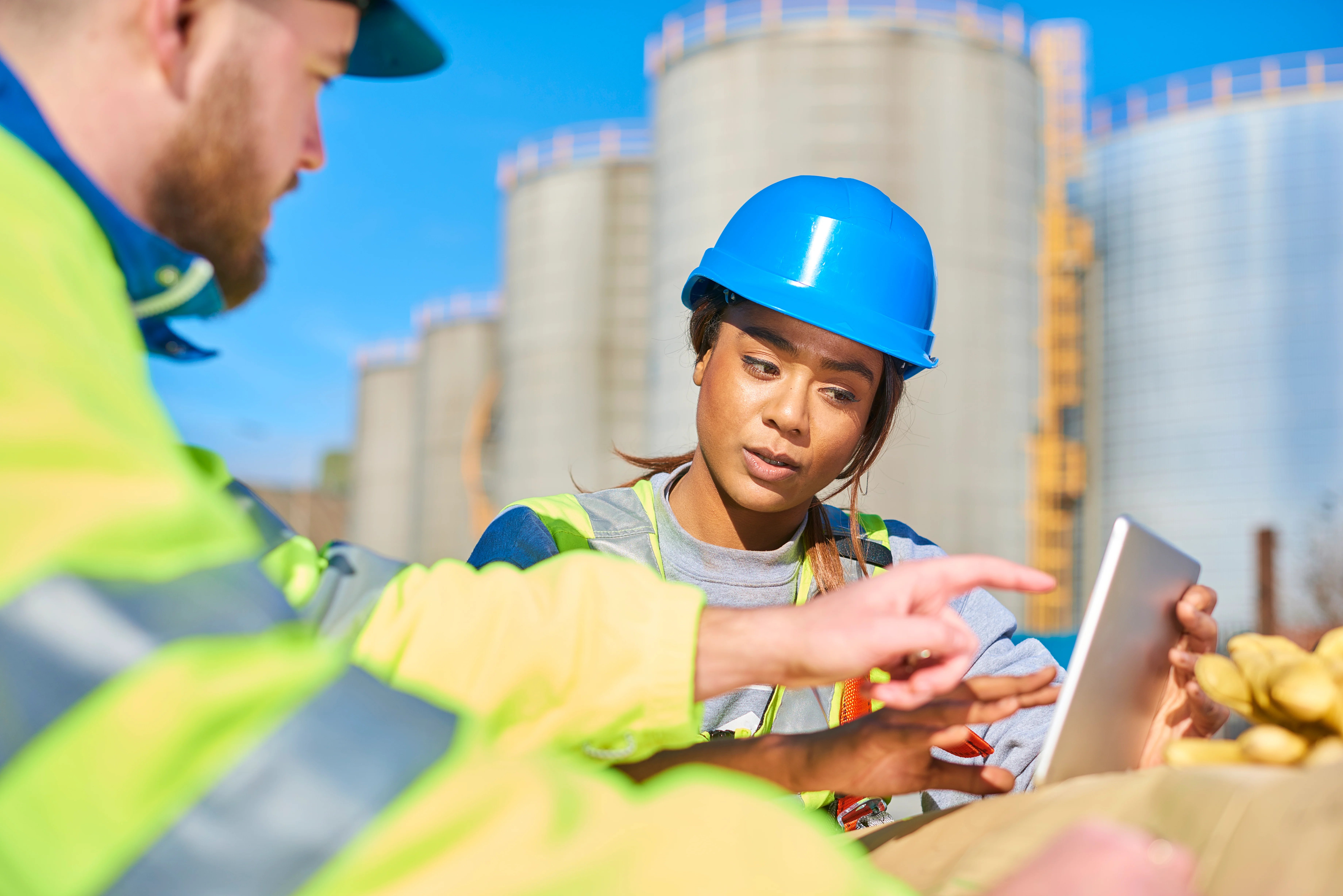 Construction-Engineers-Performing-Mobile-Procedures